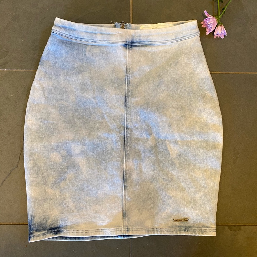 Abercrombie and Fitch high waisted miniskirt
